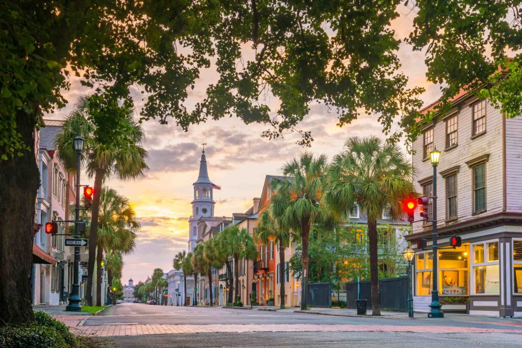 Historic Downtown Charleston, South Carolina. Historic buildings line the streets.